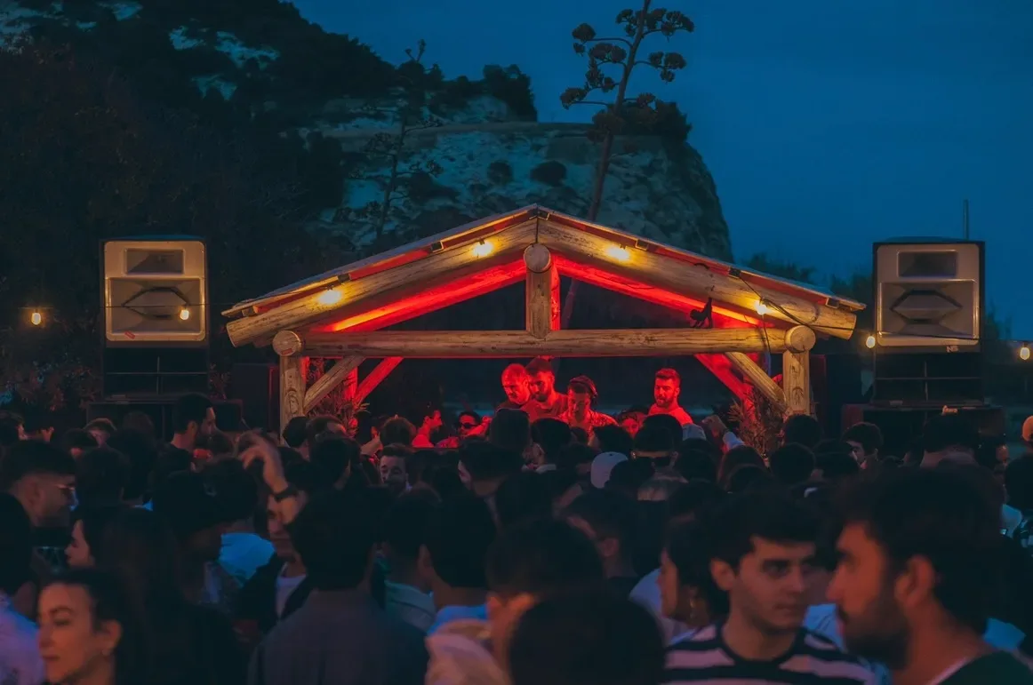 BONANZA x BONDANCE pres. 10h beach party event poster