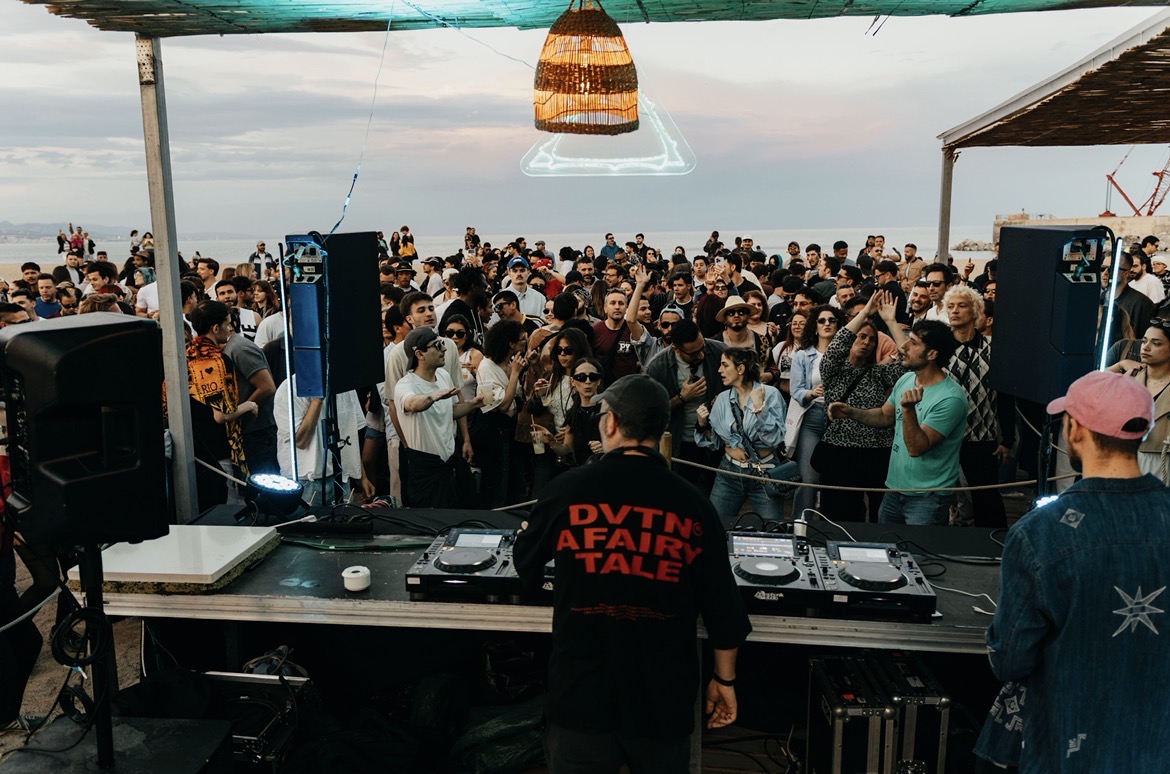 FREE OPEN AIR BEACH PARTY: Lost invites Calypso at Platja Del Forum event poster
